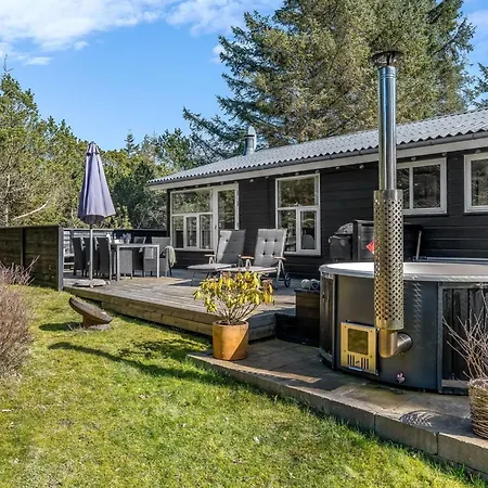 Ayen - 1-2km From The Sea By Interhome